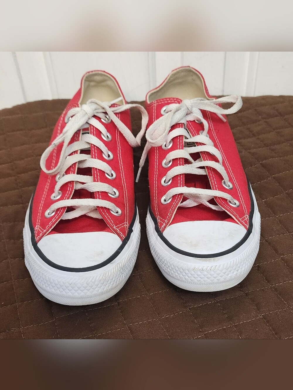 Converse Chuck Taylor Red Low Top Sneakers Women’s Size 10